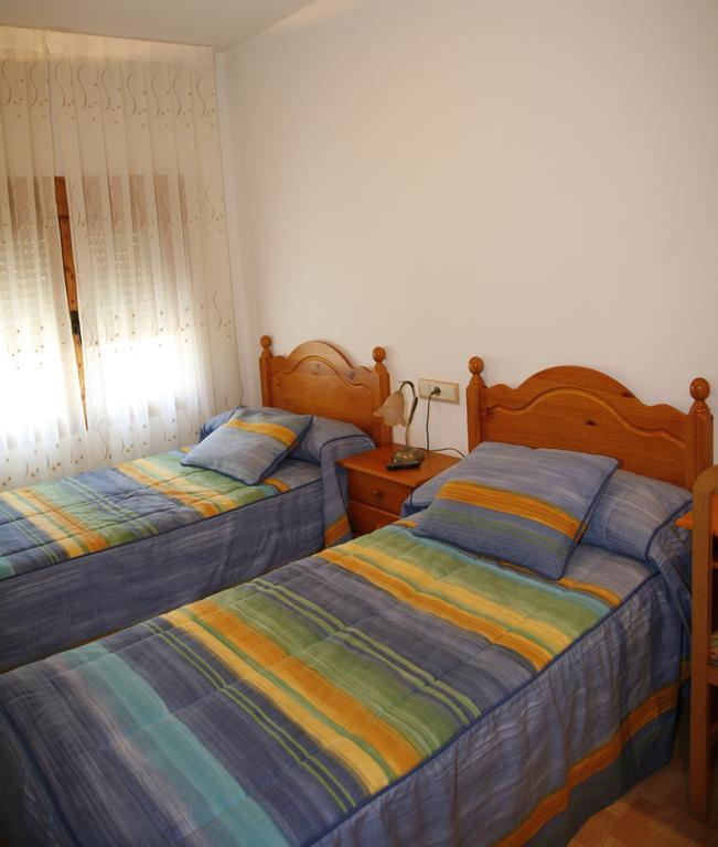 Hostal Cuatro Esquinas Ejea De Los Caballeros Rum bild